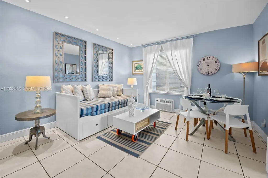 3030 Collins Avenue Miami Beach FL 33140