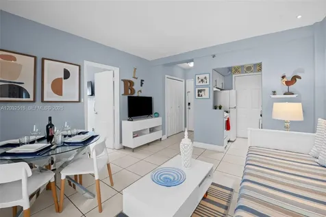 3030 Collins Avenue Miami Beach FL 33140