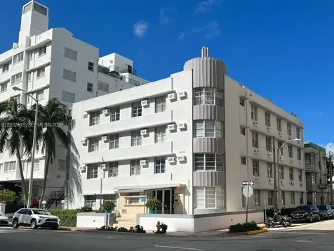 3030 Collins Avenue Miami Beach FL 33140