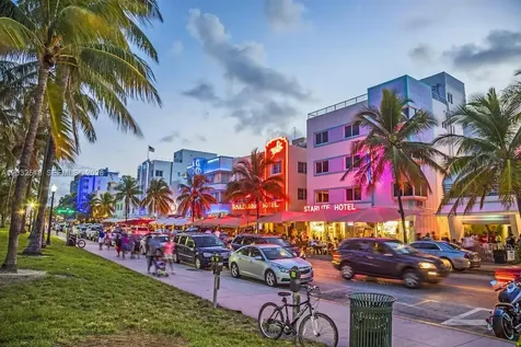 3030 Collins Avenue Miami Beach FL 33140