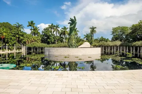 3030 Collins Avenue Miami Beach FL 33140