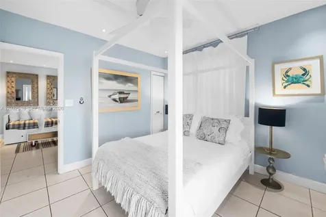 3030 Collins Avenue Miami Beach FL 33140