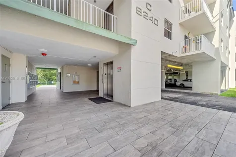 8240 SW 210th Cutler Bay FL 33189