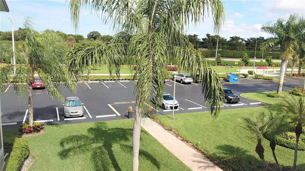 250 Suffolk F Boca Raton FL 33434