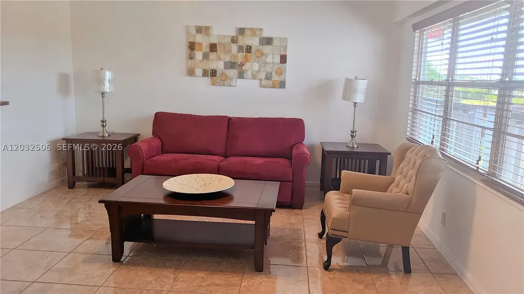 250 Suffolk F Boca Raton FL 33434