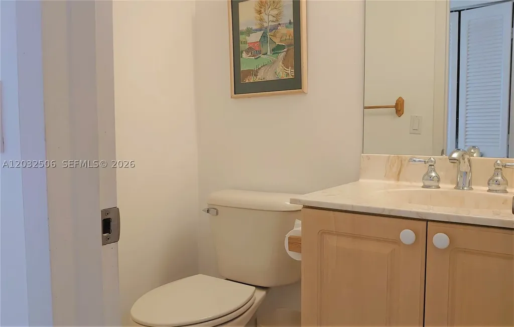 250 Suffolk F Boca Raton FL 33434