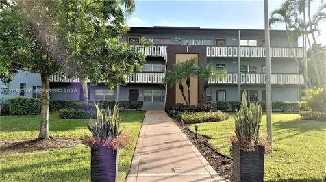 250 Suffolk F Boca Raton FL 33434