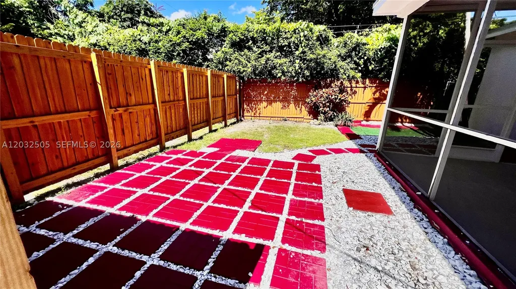 6193 SW 48th Court Davie FL 33314