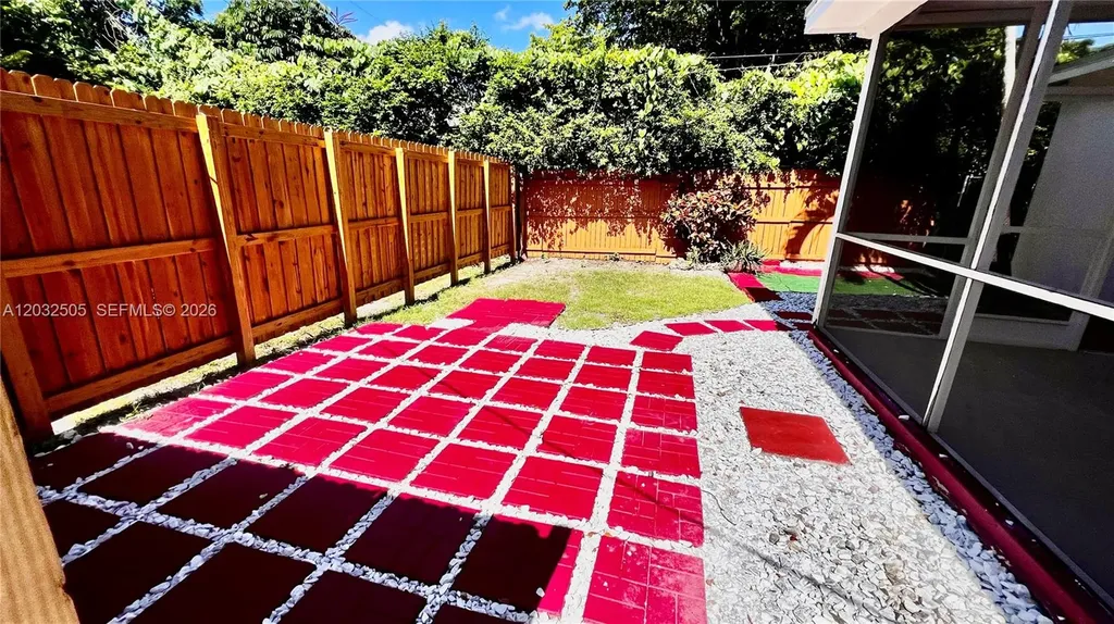 6193 SW 48th Court Davie FL 33314