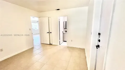 6193 SW 48th Court Davie FL 33314