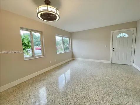 174 E 5th Street Hialeah FL 33010