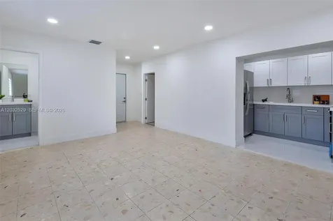 424 W 13th Street Hialeah FL 33010