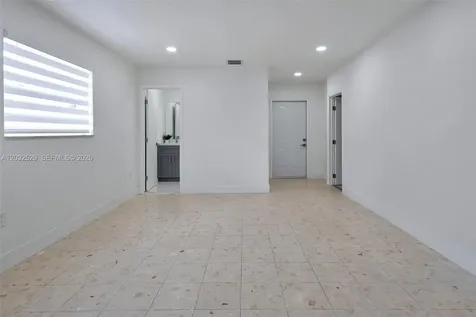 424 W 13th Street Hialeah FL 33010