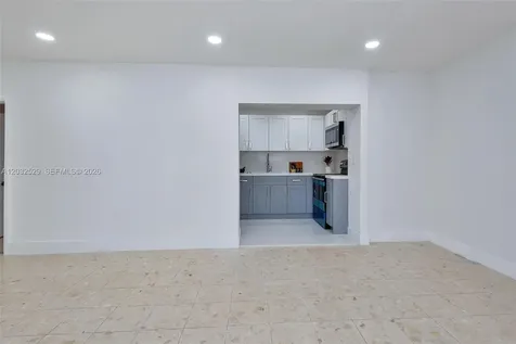 424 W 13th Street Hialeah FL 33010