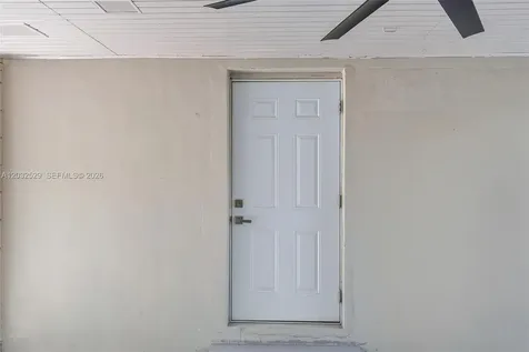 424 W 13th Street Hialeah FL 33010
