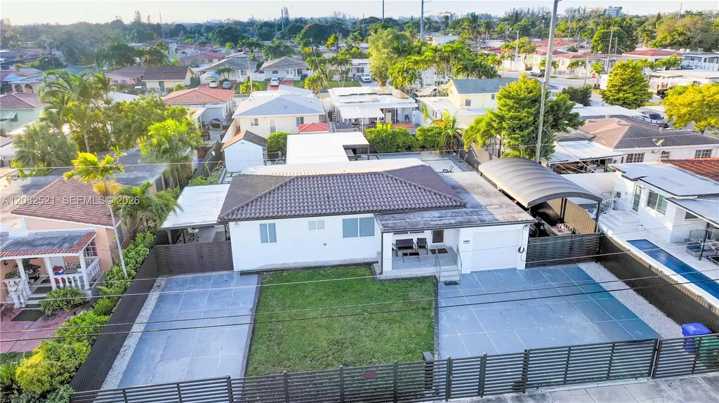 280 NW 59th Court Miami FL 33126