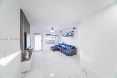 280 NW 59th Court Miami FL 33126