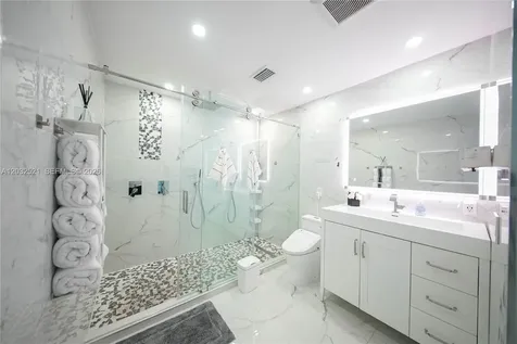 280 NW 59th Court Miami FL 33126