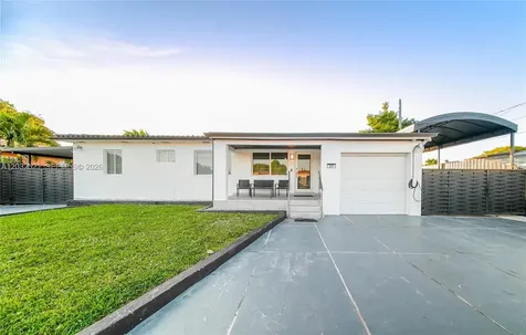 280 NW 59th Court Miami FL 33126