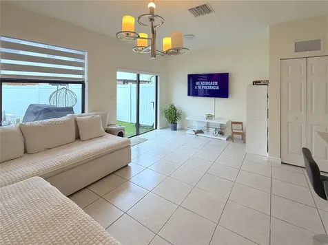 10606 W 32nd Lane Hialeah FL 33018