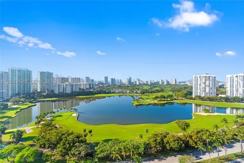 3675 N Country Club Drive Aventura FL 33180