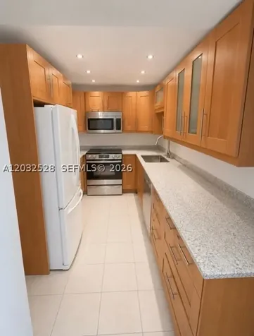 3675 N Country Club Drive Aventura FL 33180