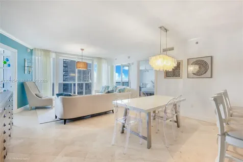 17201 Collins Ave# Den Sunny Isles Beach FL 33160