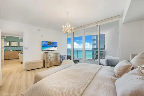 17201 Collins Ave# Den Sunny Isles Beach FL 33160