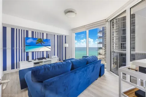 17201 Collins Ave# Den Sunny Isles Beach FL 33160