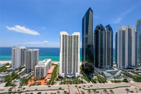 17201 Collins Ave# Den Sunny Isles Beach FL 33160