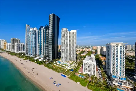 17201 Collins Ave# Den Sunny Isles Beach FL 33160