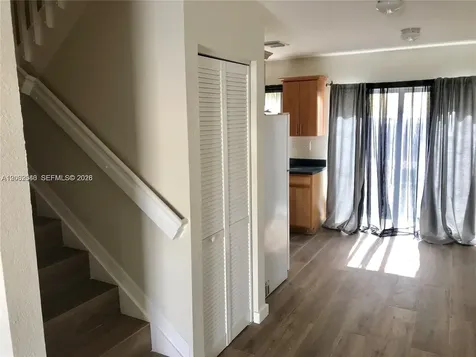 2090 NE 167th Street North Miami Beach FL 33162