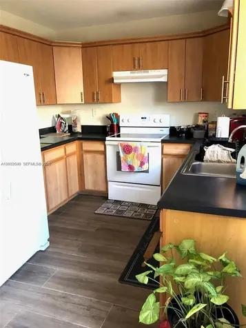 2090 NE 167th Street North Miami Beach FL 33162