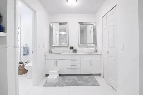 1127 SW 134th Place Miami FL 33184