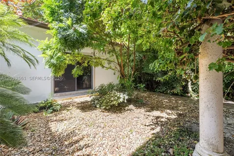 6550 SW 75th Terrace South Miami FL 33143