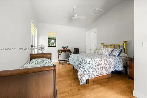 6550 SW 75th Terrace South Miami FL 33143