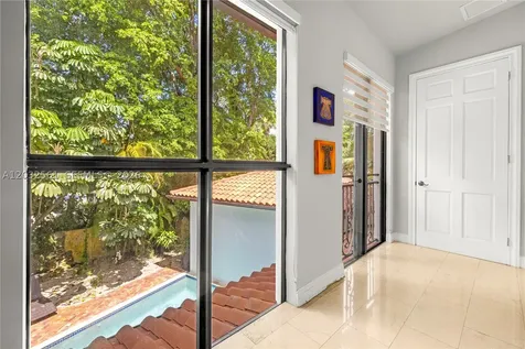 6550 SW 75th Terrace South Miami FL 33143