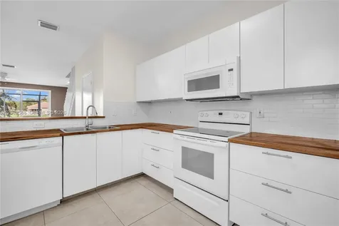 3698 San Simeon Circle Weston FL 33331