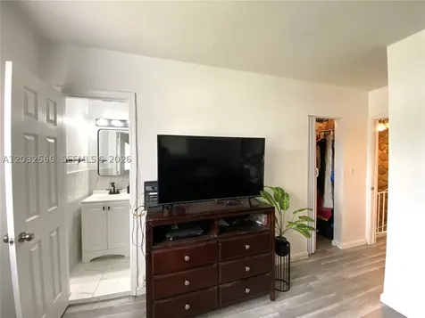 1245 NE 203rd Street Miami FL 33179