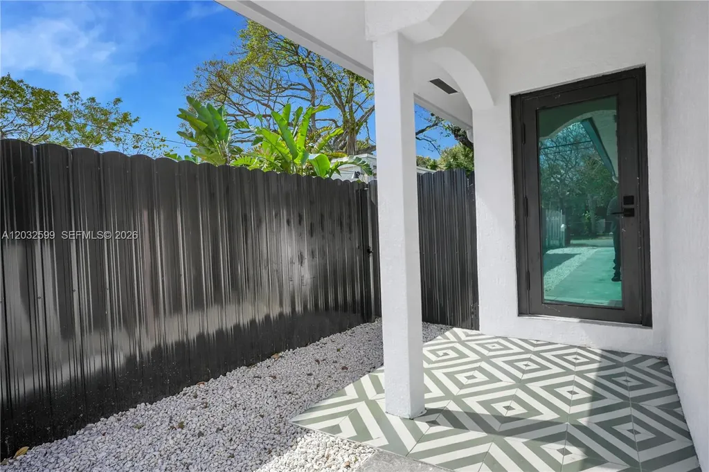 3430 NW 10th Avenue Miami FL 33127