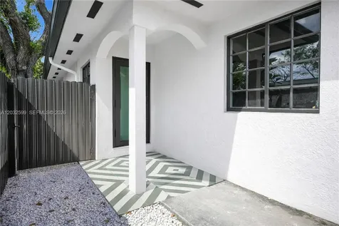3430 NW 10th Avenue Miami FL 33127