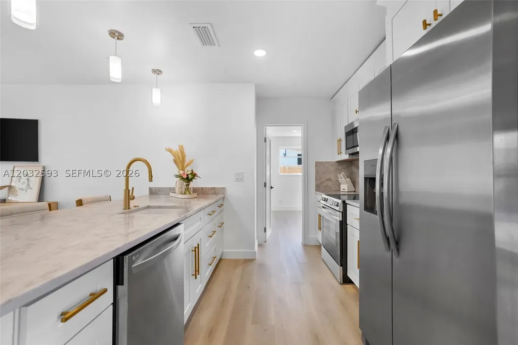 2101 N 56th Avenue Hollywood FL 33021
