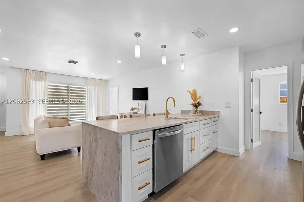 2101 N 56th Avenue Hollywood FL 33021