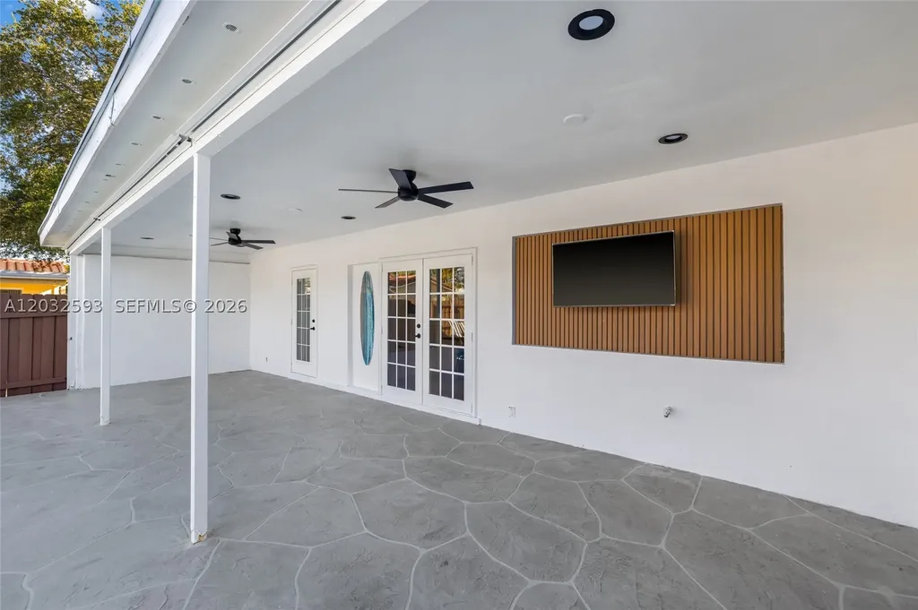 2101 N 56th Avenue Hollywood FL 33021