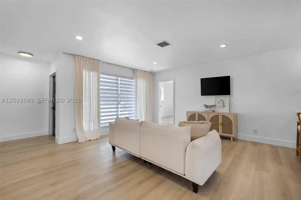 2101 N 56th Avenue Hollywood FL 33021