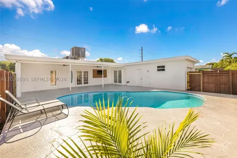2101 N 56th Avenue Hollywood FL 33021