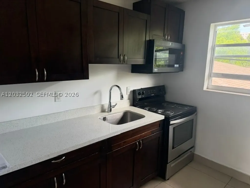 1045 SW 4th Street Miami FL 33130