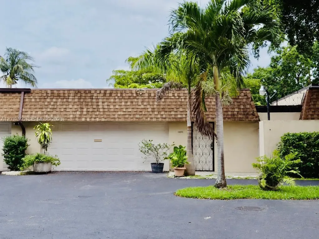 18801 Oakland Hills Drive Hialeah FL 33015