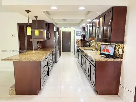 18801 Oakland Hills Drive Hialeah FL 33015