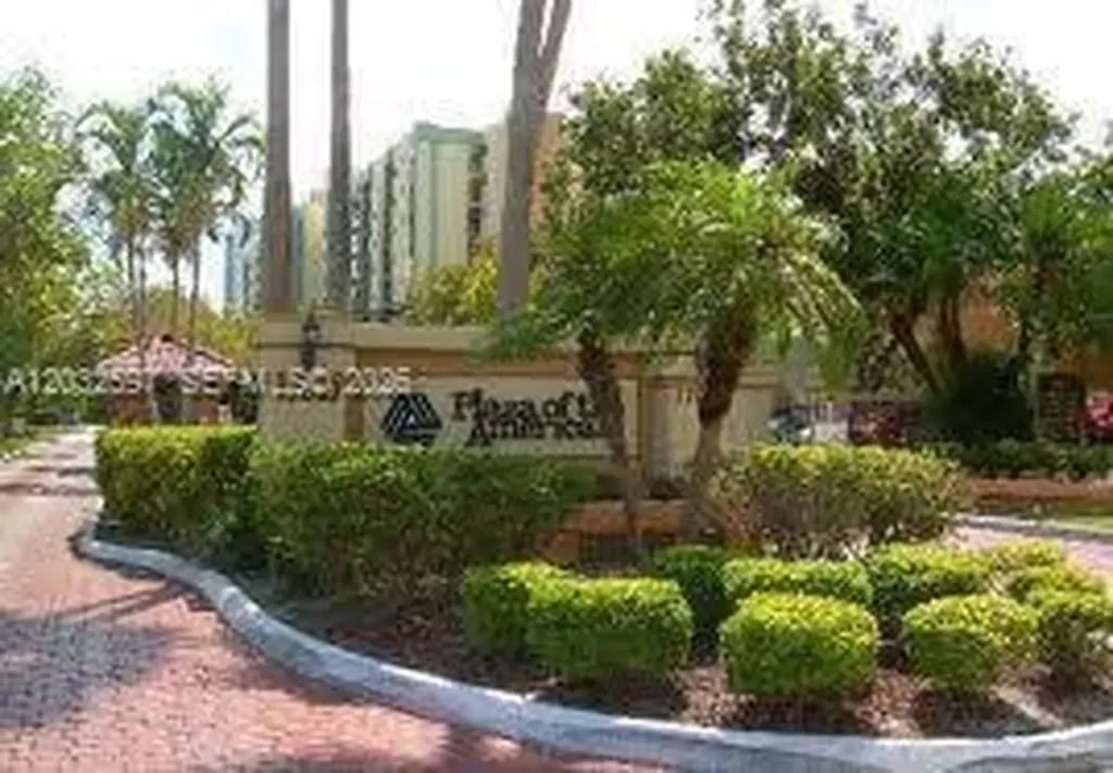 17021 N Bay Road Sunny Isles Beach FL 33160